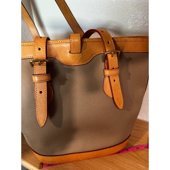 Vintage Dooney & Bourke Cabriolet Bucket Bag EUC - Picture 2 of 10